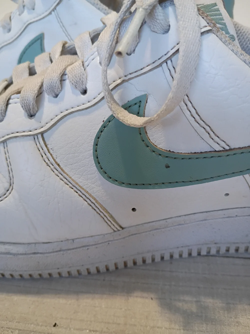 Nike Air Force 1 Low White Jade Ice Teal DD8959-113 Women's Size 9.5 As Is